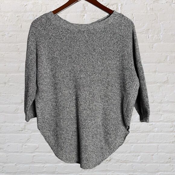Express 3/4 Sleeve Boxy Curved Hem Knit Sweater Top Womens Size Medium Gray - Picture 4 of 8